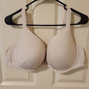 Cacique Bra, 44D, underwire, back smoothing